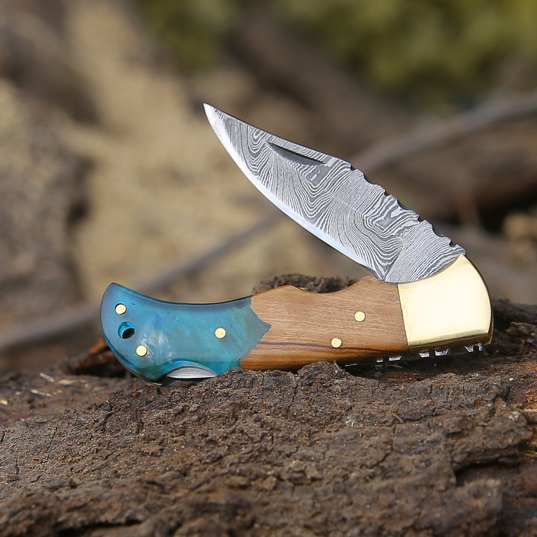 Pocket Knives - Knight Pocket Knife with Olive Wood & Resin Handle - Shokunin USA