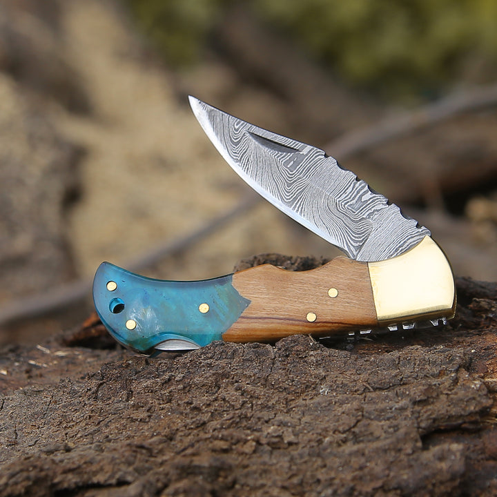 Pocket Knives - Knight Pocket Knife with Olive Wood & Resin Handle - Shokunin USA