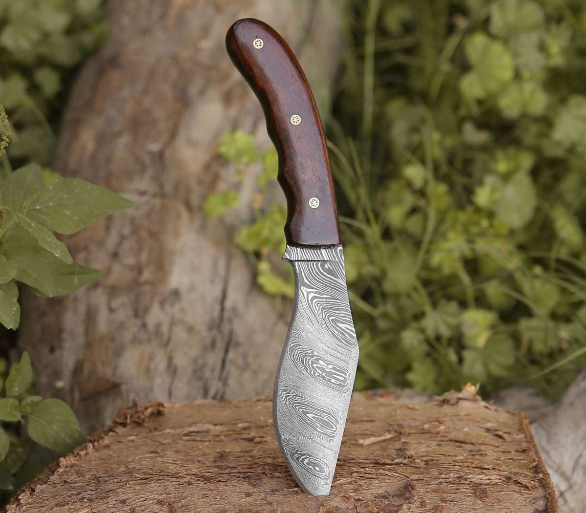 Handcrafted Damascus Pocket Knives for Outdoor Adventures