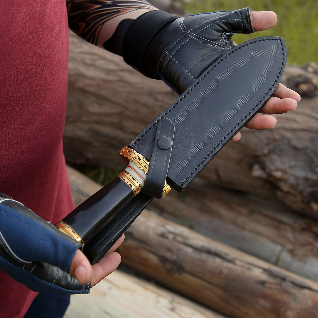 Fear Knives - Fear Damascus Fixed Blade Hunting Knife with Bull Horn &amp; Brass Handle - Shokunin USA