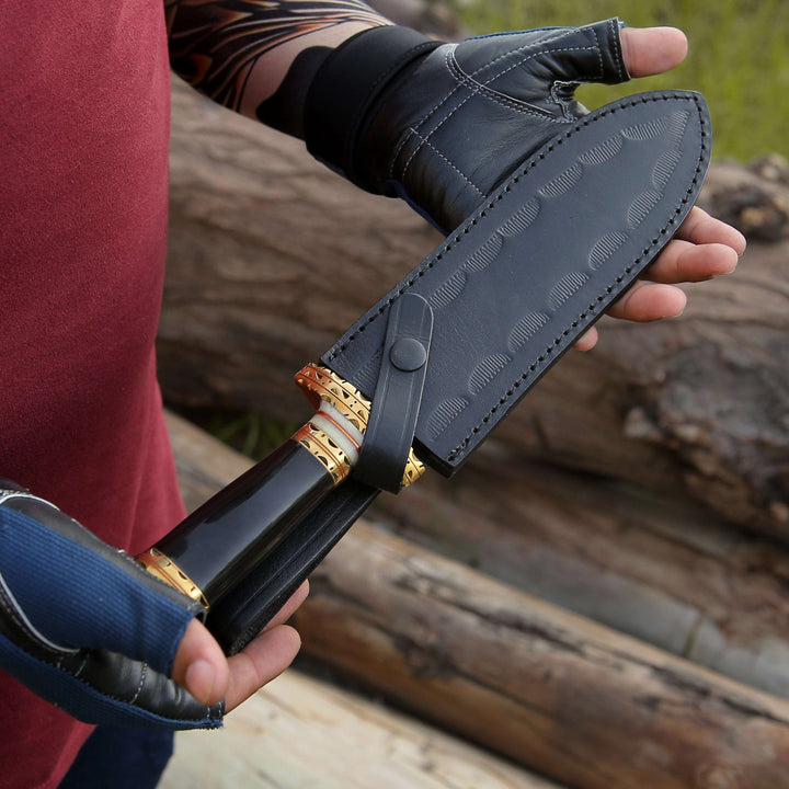 Fear Knives - Fear Damascus Fixed Blade Hunting Knife with Bull Horn &amp; Brass Handle - Shokunin USA