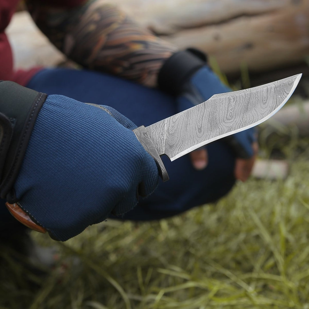 Avatar Hunting Knife – Avatar Damascus Hunting Knife with Exotic Olive Wood Handle – shokuninusa