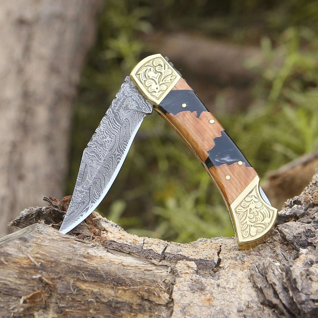 Goldenbolt Knives – Goldenbolt Handmade Damascus EDC Knife with Leather Sheath &amp; Olive Wood Handle – shokuninusa
