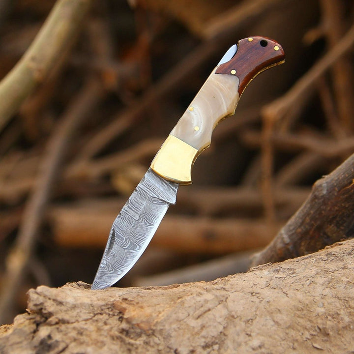 Maximus Pocket Knives – Maximus Custom Pocket Knife with Exotic Rose Wood &amp; Resin Scales – shokuninusa