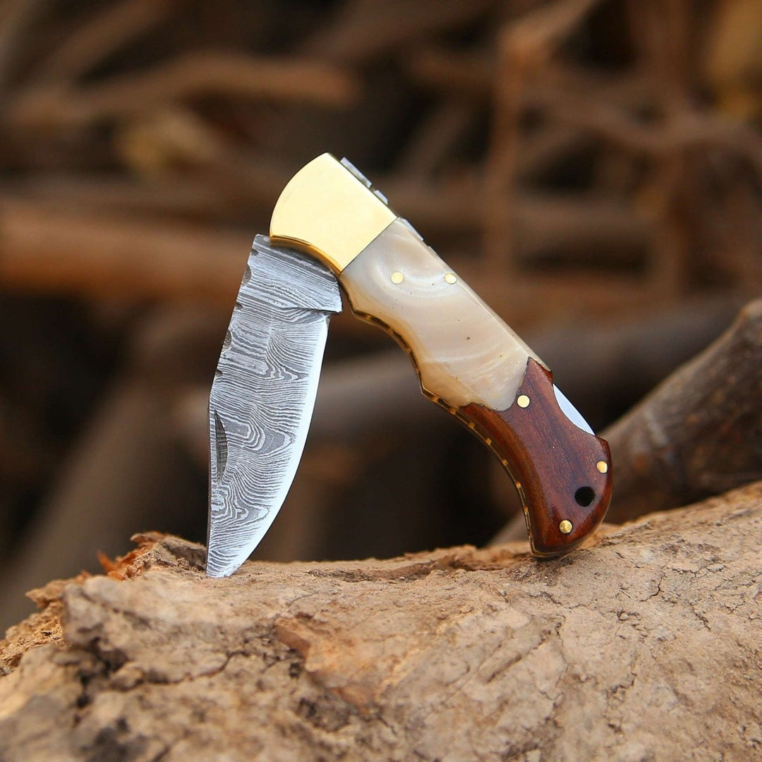 Maximus Folding Knife – Maximus Custom Pocket Knife with Exotic Rose Wood &amp; Resin Scales – shokuninusa