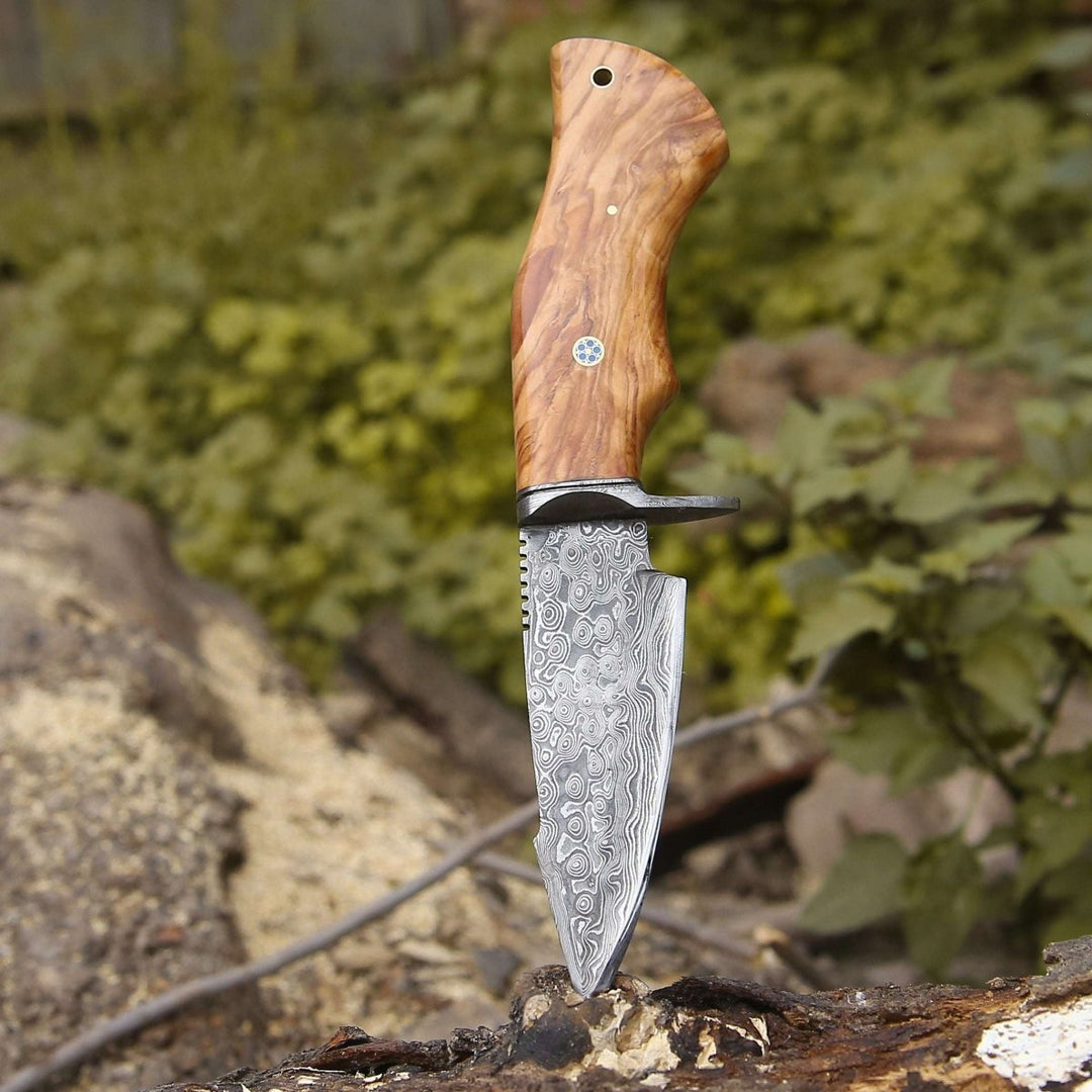 Outrider Hunting Knives – Outrider Damascus Custom Hunting Knife with Exotic Olive Wood Handle – shokuninusa