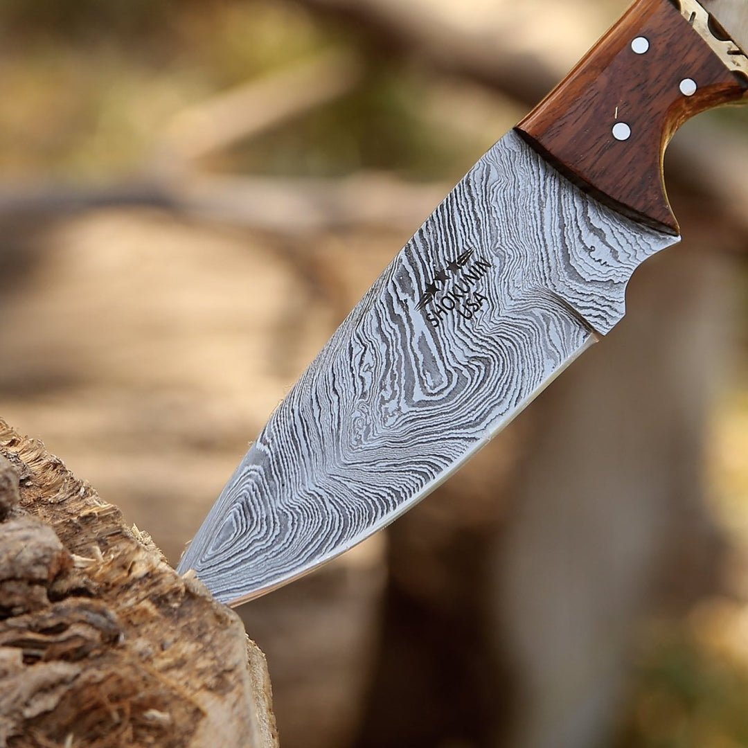 Starlight Knife – Starlight Damascus Hunting Knife with Exotic Rosewood &amp; Ram Horn Handle – shokuninusa