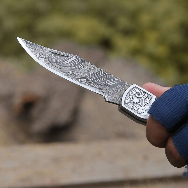Damascus Folding Knife – Striker Folding Pocket Knife with Pine Cone Handle – shokuninusa