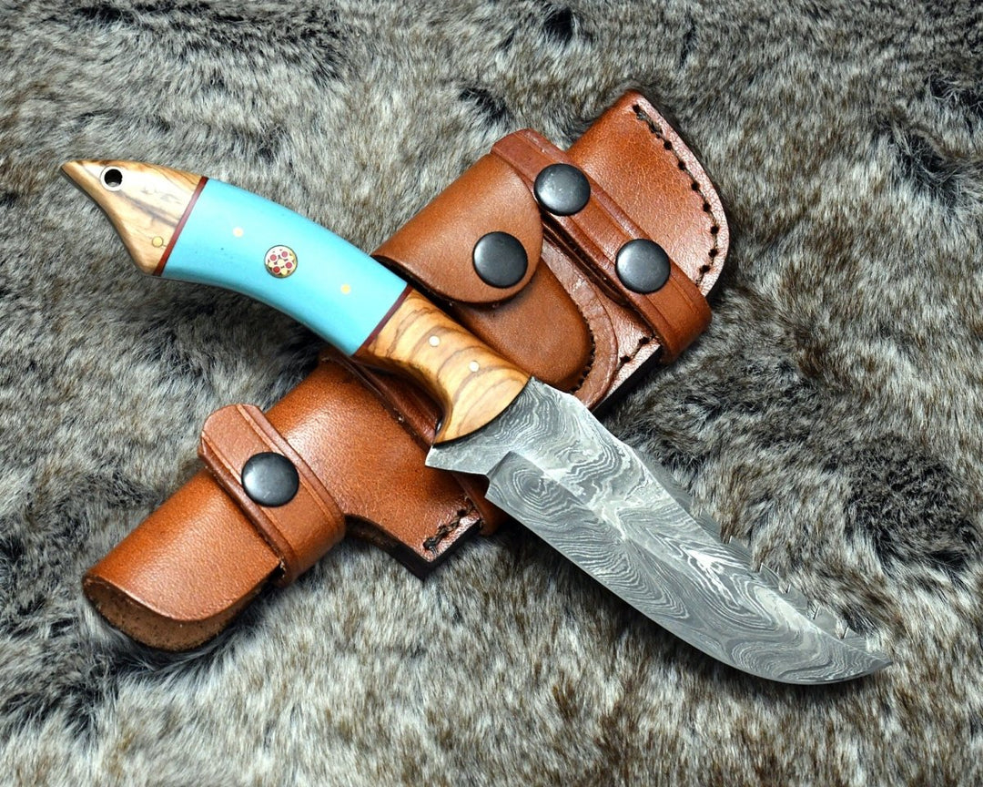 Warlock Hunting Knives – Warlock Damascus Hunting Knife with Olive Wood and Resin Handle – shokuninusa