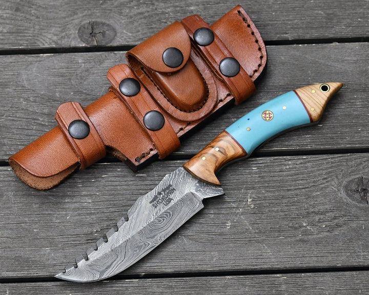 Warlock Skinning Knives – Warlock Damascus Hunting Knife with Olive Wood and Resin Handle – shokuninusa