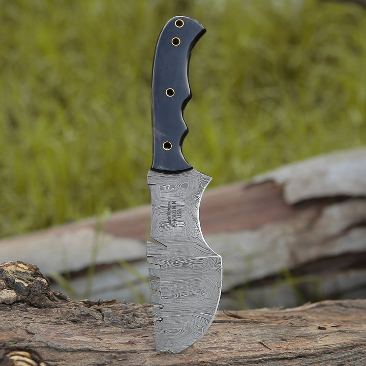 Warthog Hunting Knives – Warthog Damascus Tracker Knife with Horn Handle – shokuninusa