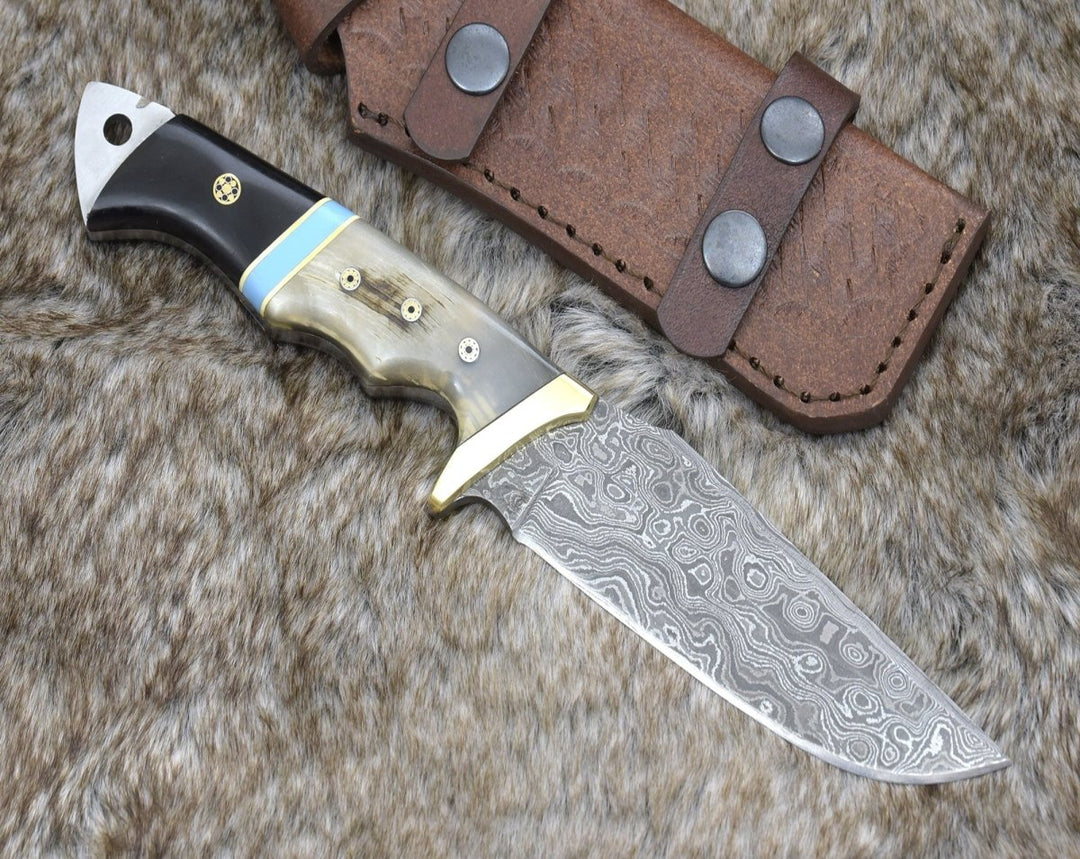 Damascus Knife - Reaver Hunting Knife with Ram Horn & Turquoise Handle - Shokunin USA